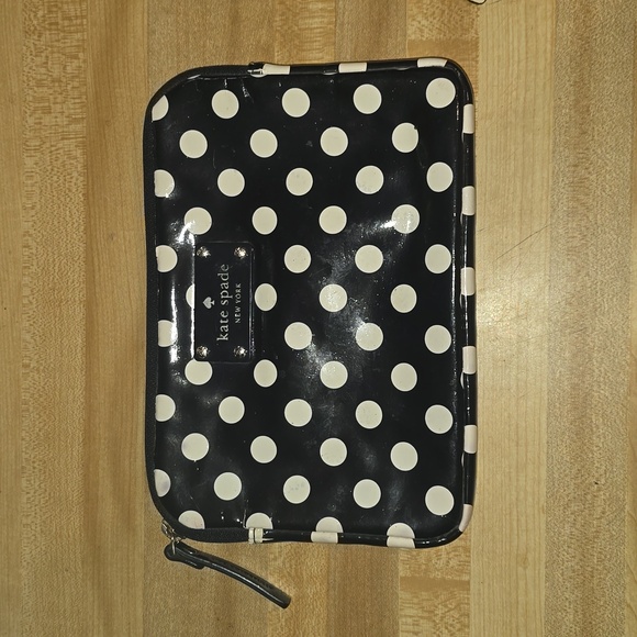 Kate Spade patent polkadot wallet and makeup bag lot - Picture 3 of 6
